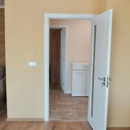 Bella Deluxe Апартаменты Равда