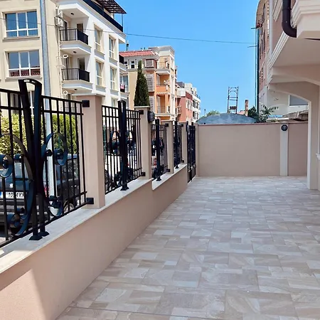 Bella Deluxe Apartment